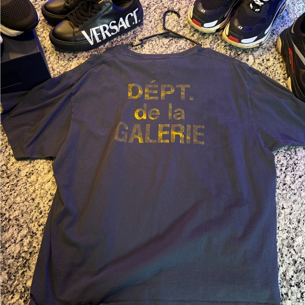 Gallery Dept. “Dépt. de la Galerie” tee